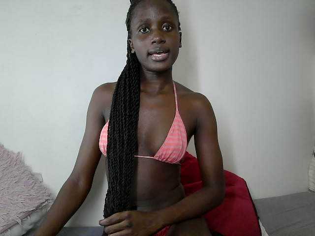 cutemona live cam on BongaCams