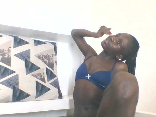 cutemona live cam on BongaCams