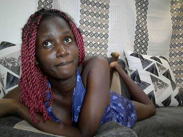 cutemona live cam on BongaCams