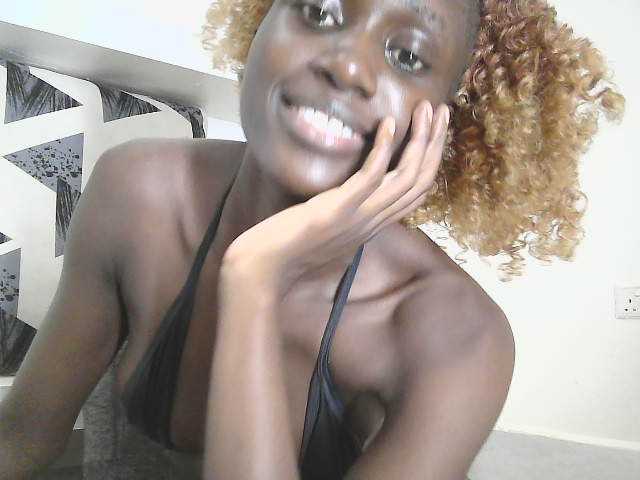 cutemona live cam on BongaCams