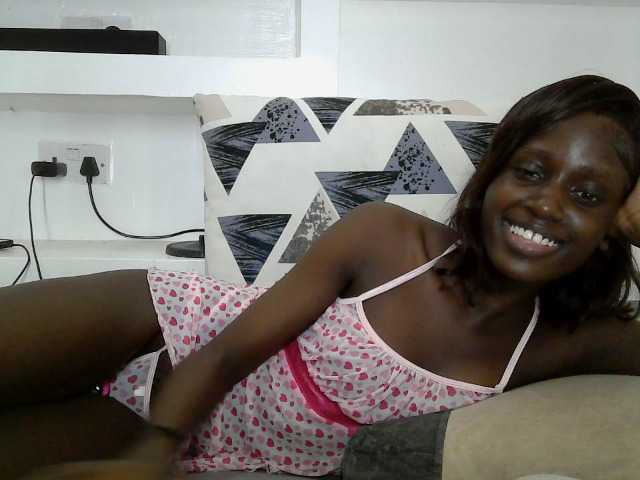 cutemona live cam on BongaCams
