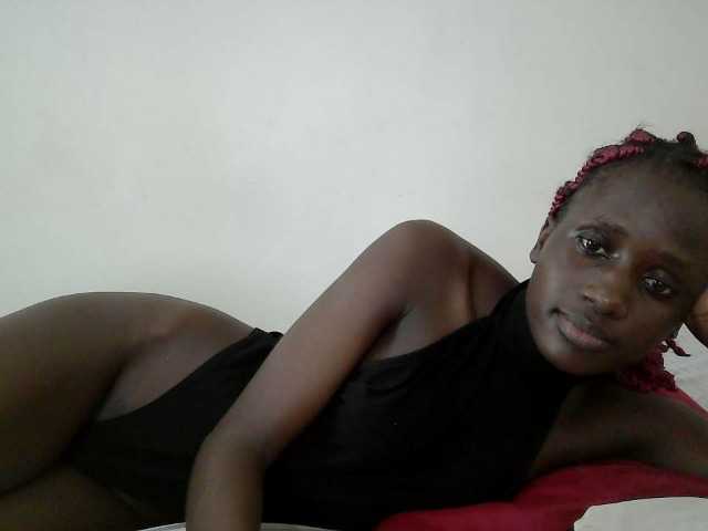 cutemona live cam on BongaCams