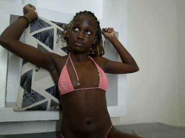 cutemona live cam on BongaCams