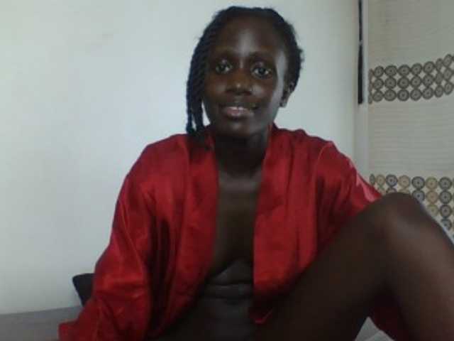 cutemona live cam on BongaCams
