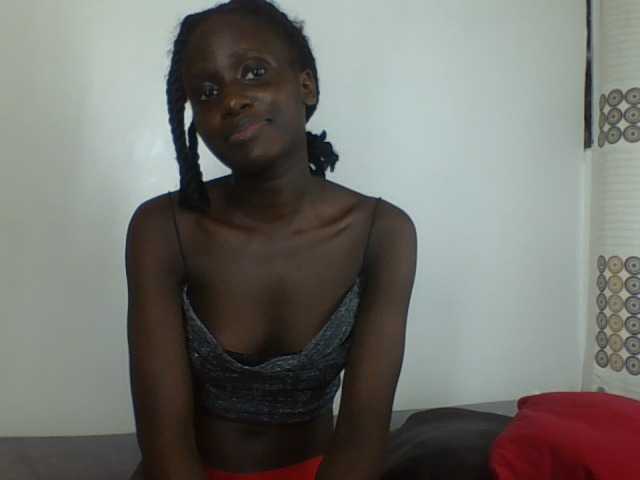 cutemona live cam on BongaCams