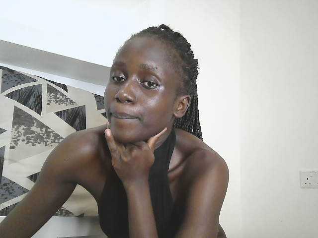 cutemona, en directo ahora en BongaCams