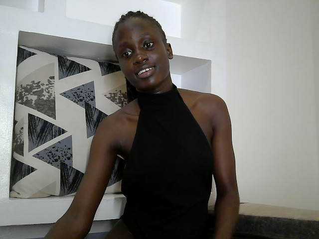 cutemona live cam on BongaCams