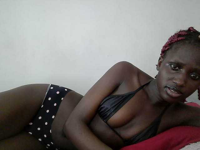 cutemona live cam on BongaCams