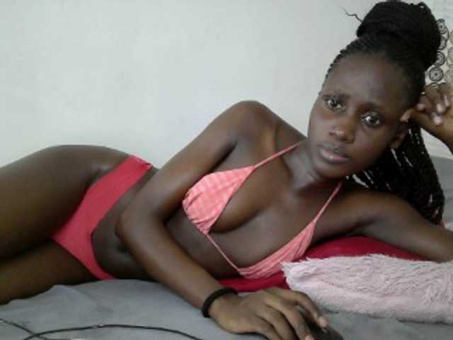cutemona live cam on BongaCams