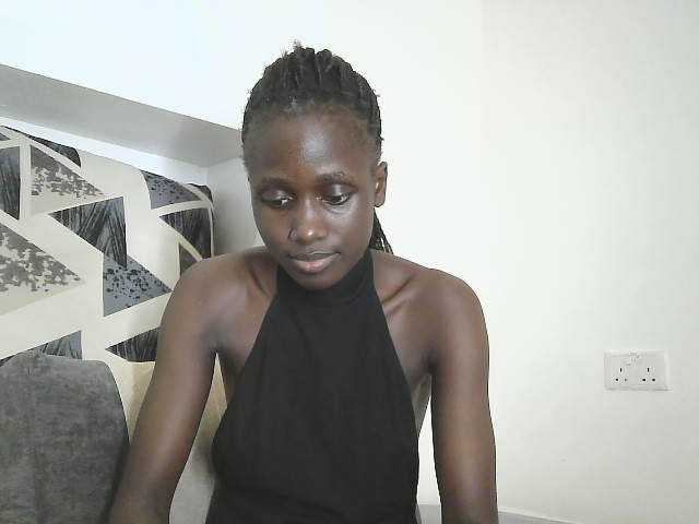 cutemona, en directo ahora en BongaCams
