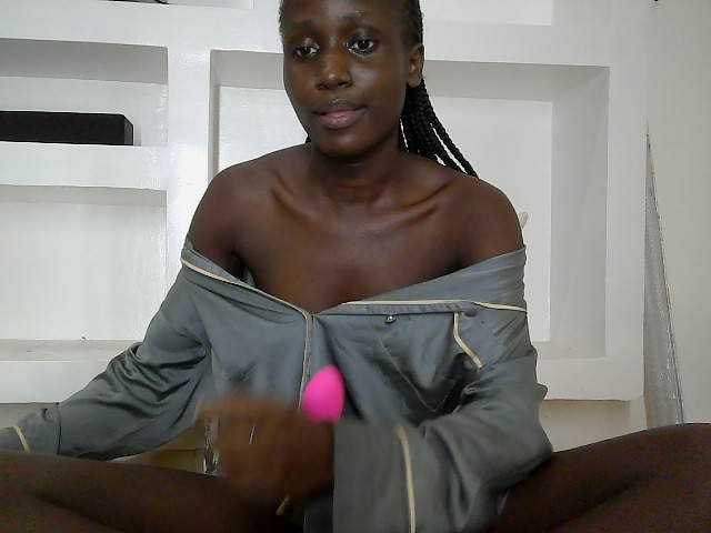 cutemona live cam on BongaCams