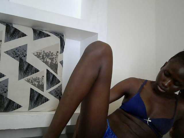 cutemona live cam on BongaCams