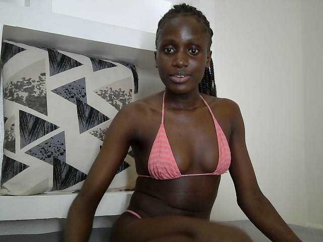 cutemona live cam on BongaCams