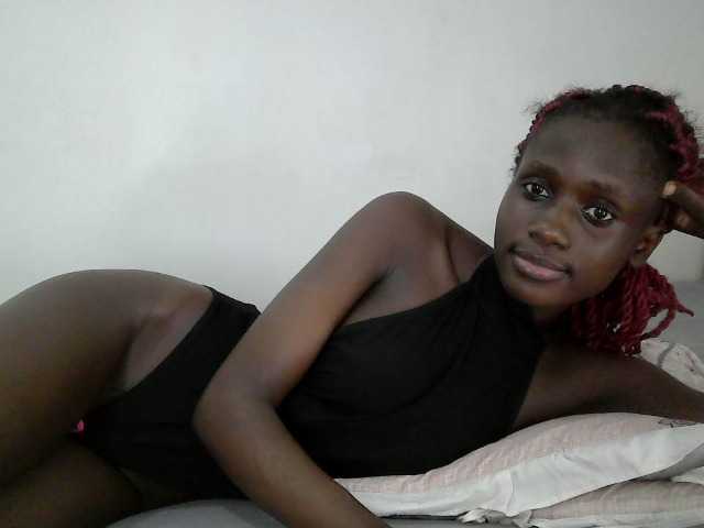 cutemona live cam on BongaCams