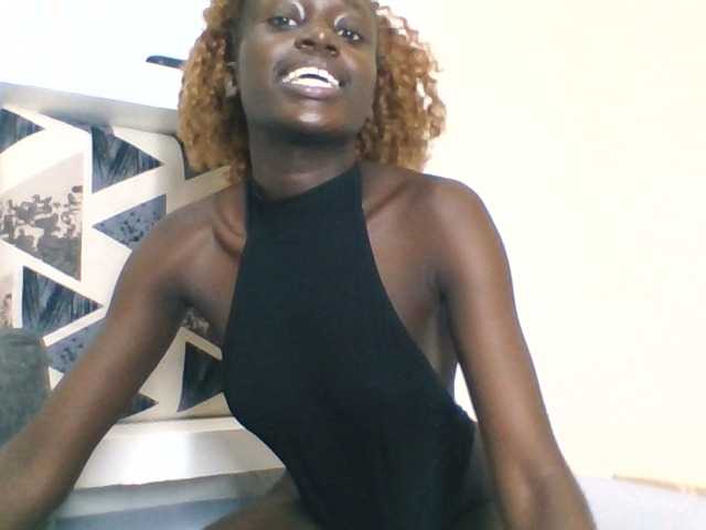 cutemona live cam on BongaCams
