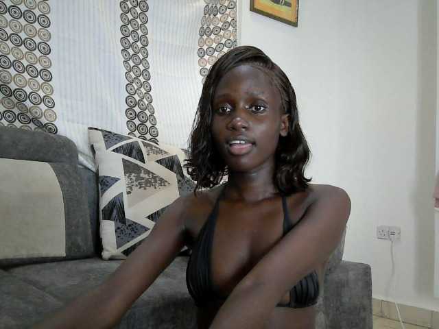 cutemona live cam on BongaCams