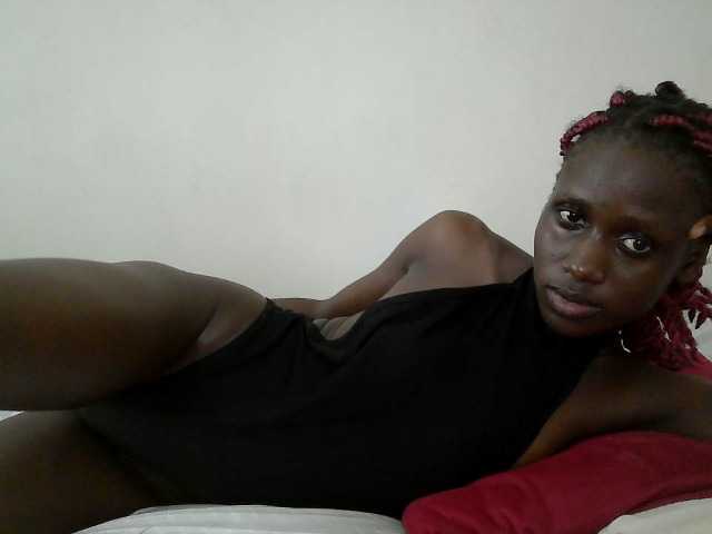 cutemona live cam on BongaCams