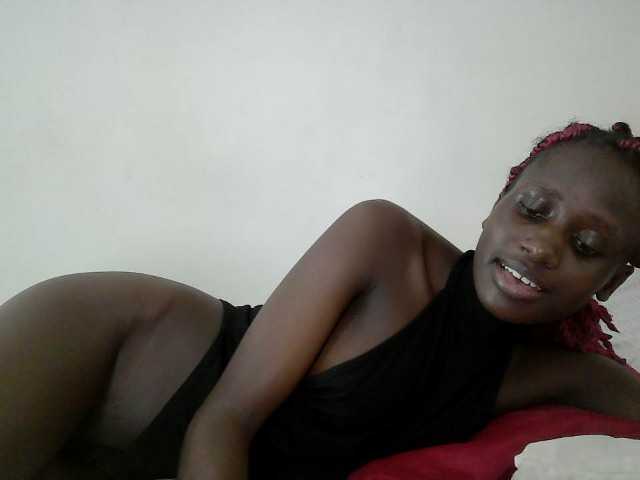 cutemona live cam on BongaCams