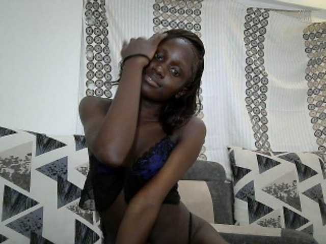 cutemona live cam on BongaCams