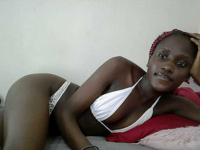 cutemona live cam on BongaCams