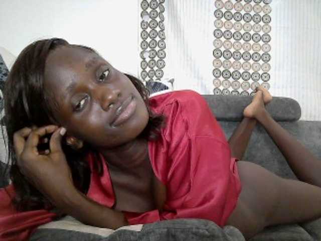 cutemona live cam on BongaCams