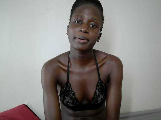 cutemona live cam on BongaCams