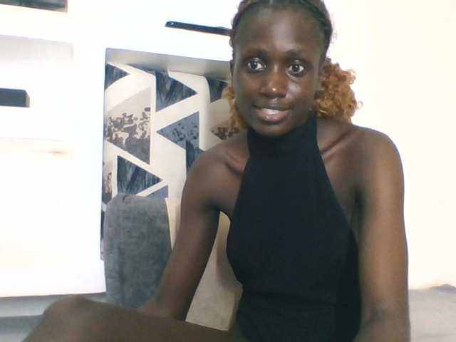 cutemona live cam on BongaCams