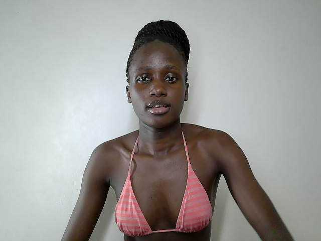 cutemona live cam on BongaCams
