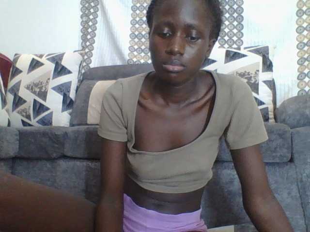 cutemona live cam on BongaCams