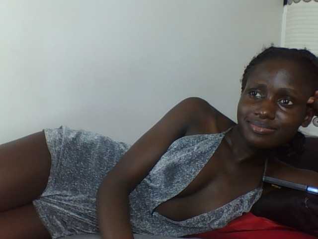 cutemona live cam on BongaCams