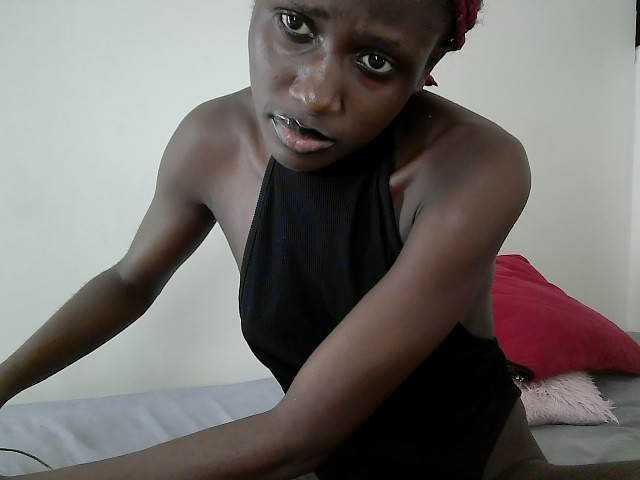 cutemona live cam on BongaCams
