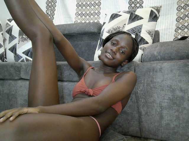 cutemona live cam on BongaCams
