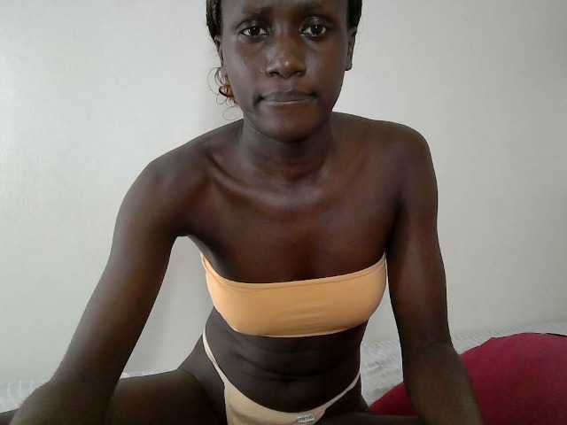 cutemona live cam on BongaCams