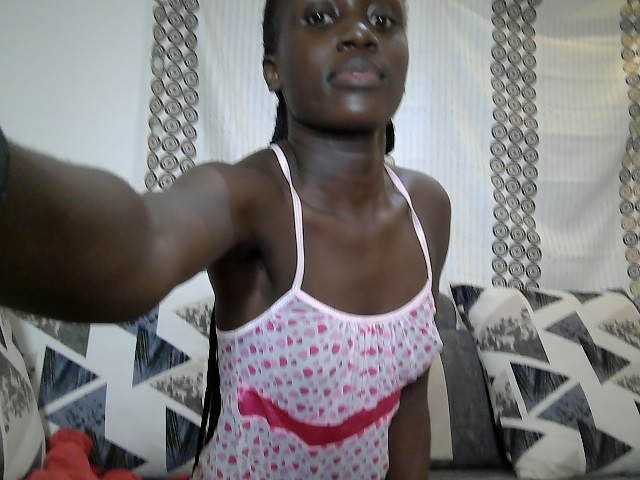 cutemona live cam on BongaCams