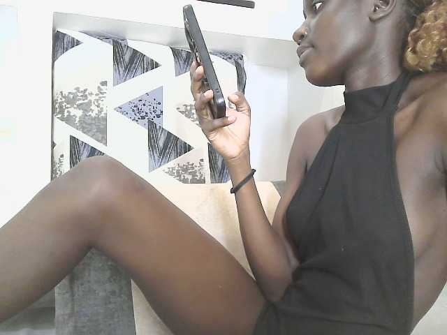 cutemona live cam on BongaCams