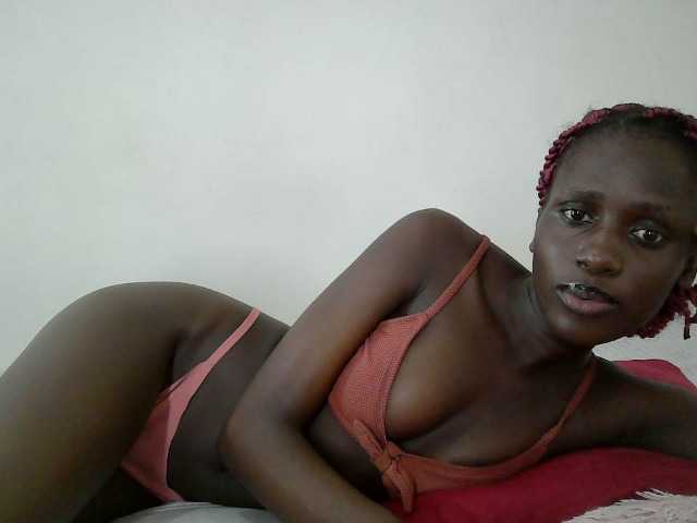 cutemona live cam on BongaCams