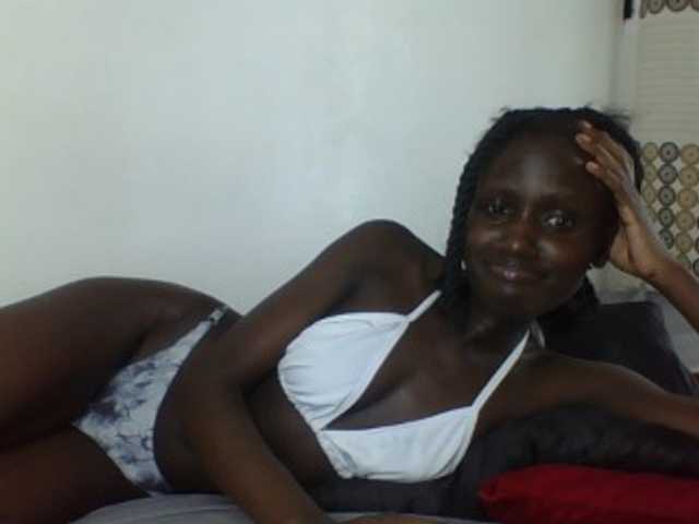 cutemona live cam on BongaCams