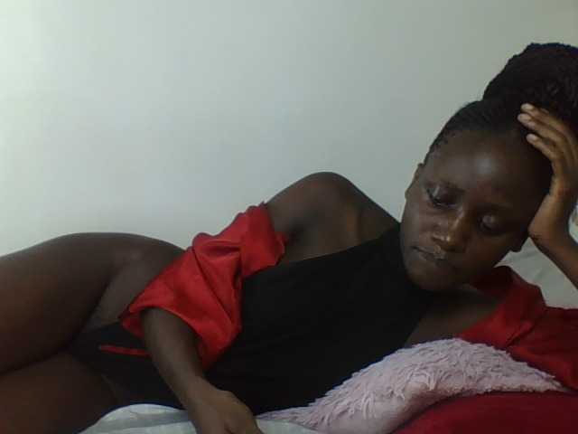 cutemona live cam on BongaCams