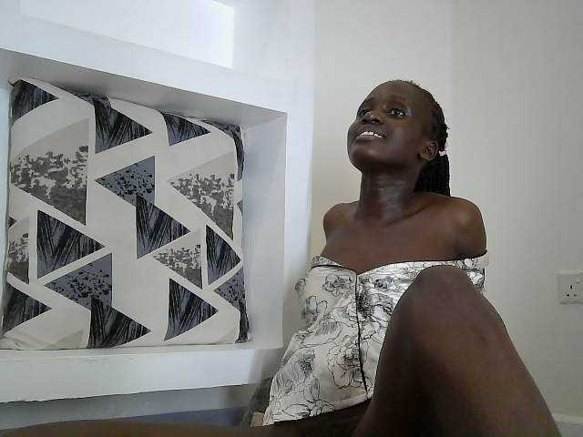 cutemona live cam on BongaCams