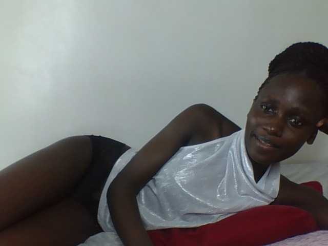 cutemona live cam on BongaCams