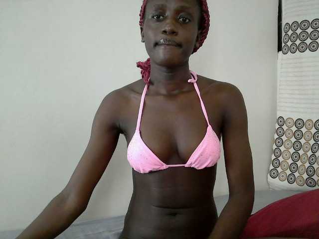 cutemona live cam on BongaCams