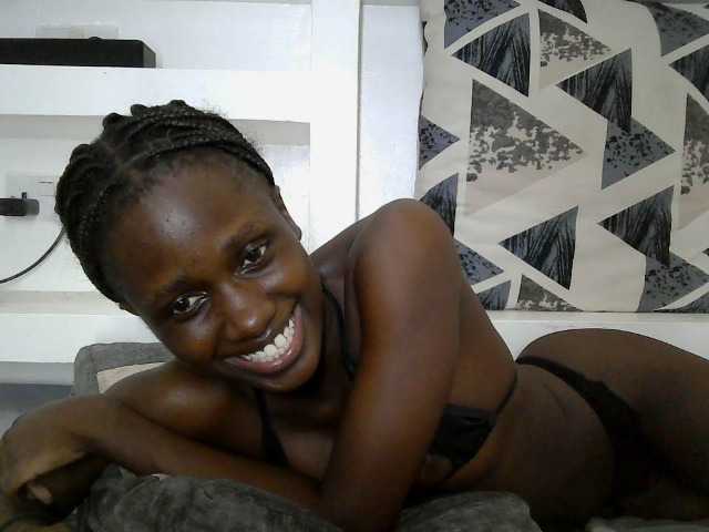 cutemona live cam on BongaCams