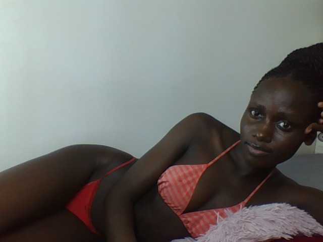 cutemona live cam on BongaCams