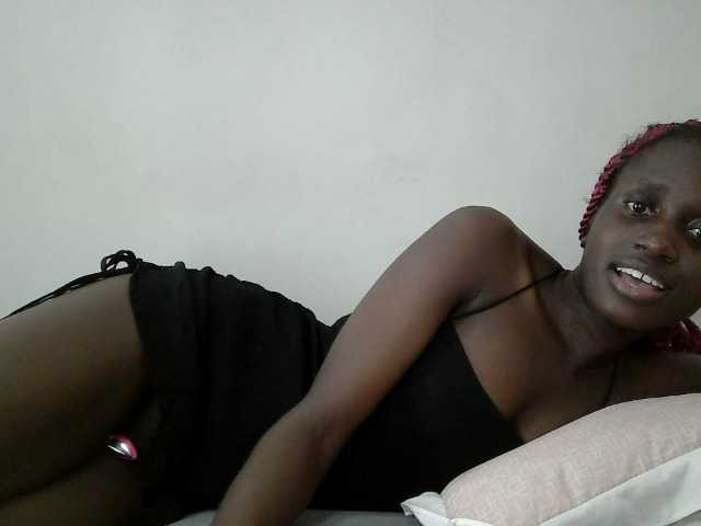 cutemona live cam on BongaCams
