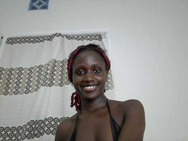 cutemona live cam on BongaCams