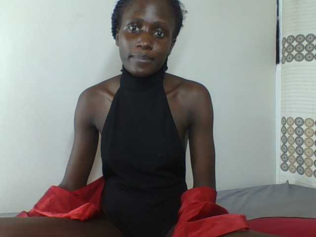 cutemona live cam on BongaCams