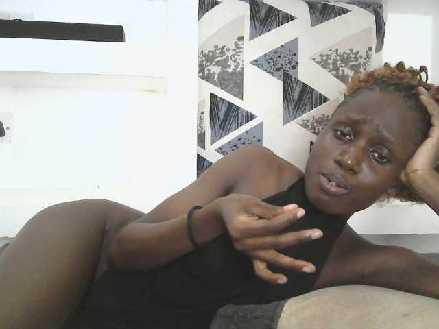 cutemona live cam on BongaCams