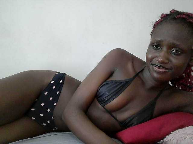 cutemona Live Cam on BongaCams