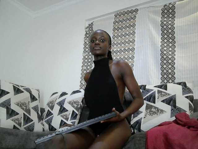 cutemona live cam on BongaCams