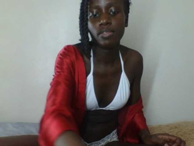 cutemona live cam on BongaCams